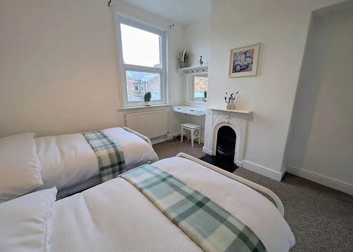 Tatil Evi The Heritage Hideaway - King Bed, Free Parking, Walk To C-centre & Hospital York