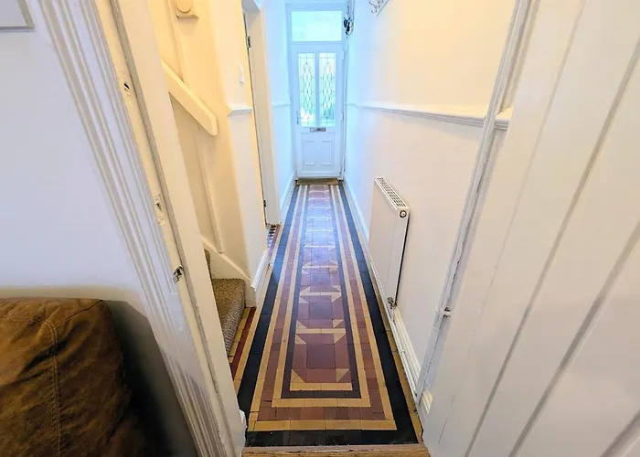 The Heritage Hideaway - King Bed, Free Parking, Walk To C-centre & Hospital * York