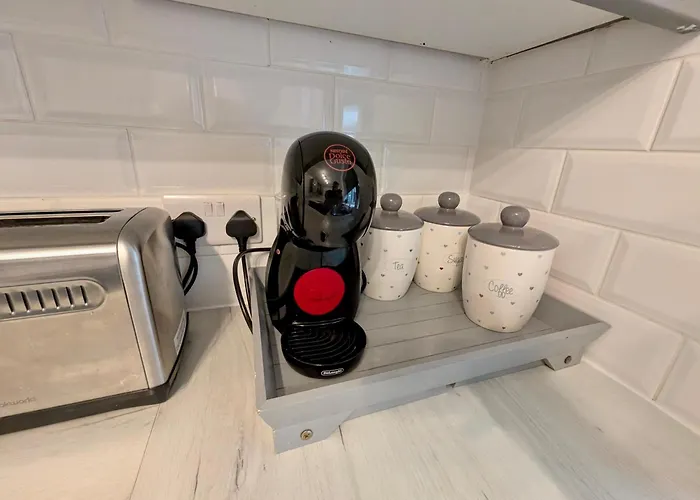 The Heritage Hideaway - King Bed, Free Parking, Walk To C-centre & Hospital Tatil Evi *