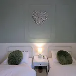 Dom wakacyjny The Heritage Hideaway - King Bed, Free Parking, Walk To C-centre & Hospital York