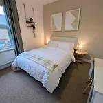 The Heritage Hideaway - King Bed, Free Parking, Walk To C-centre & Hospital Dom wakacyjny *